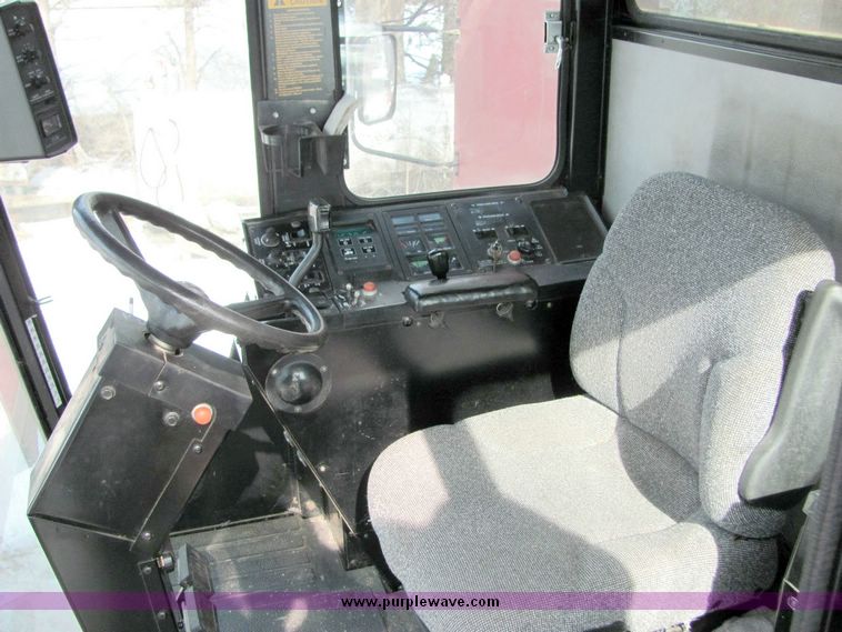 image for item 5070 1994 Case 1666 axial flow combine