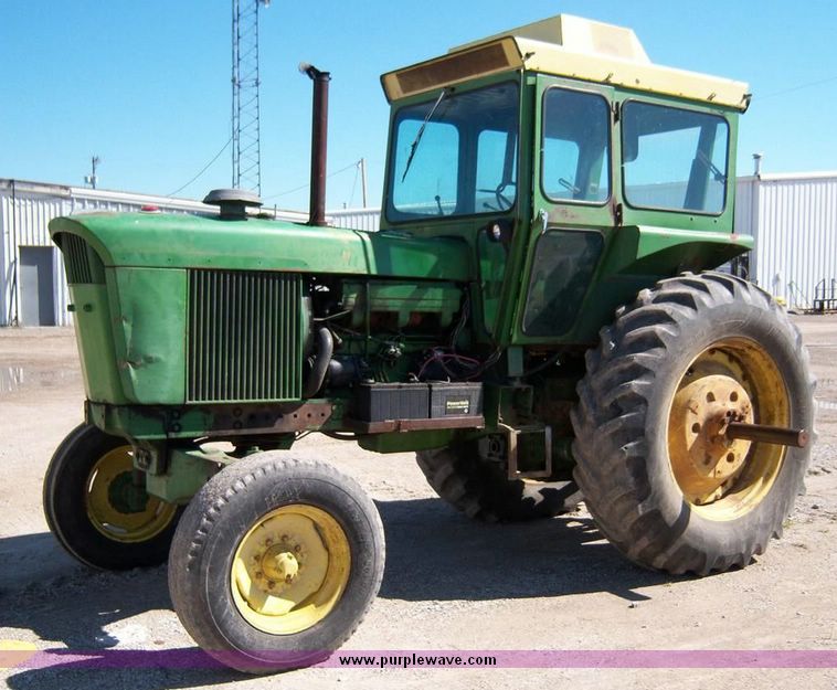 image for item 5236 1972 John Deere 4620 tractor