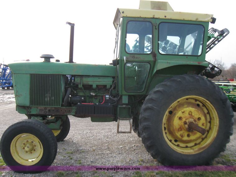 image for item 5236 1972 John Deere 4620 tractor