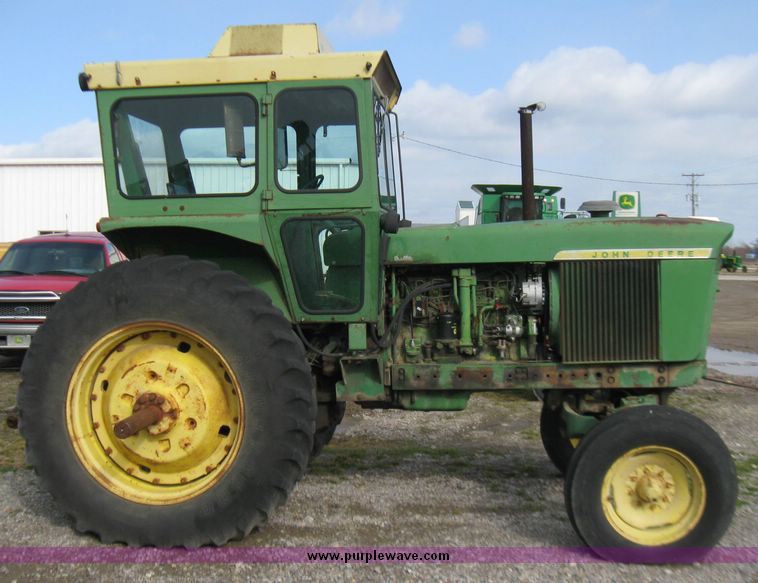 image for item 5236 1972 John Deere 4620 tractor