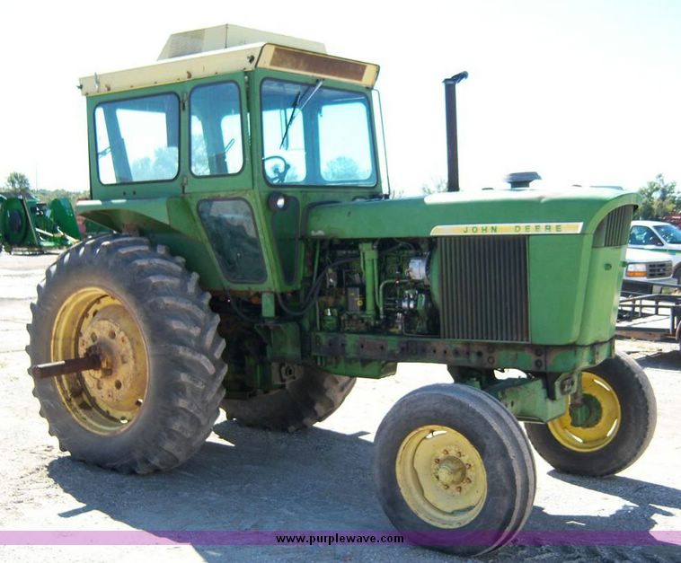 image for item 5236 1972 John Deere 4620 tractor
