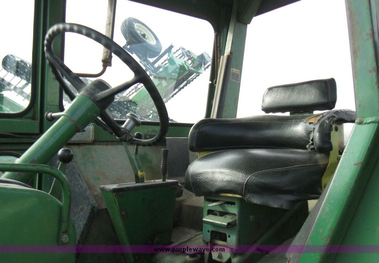 image for item 5236 1972 John Deere 4620 tractor