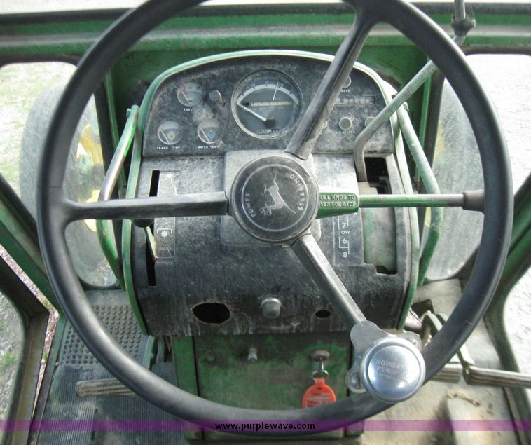 image for item 5236 1972 John Deere 4620 tractor