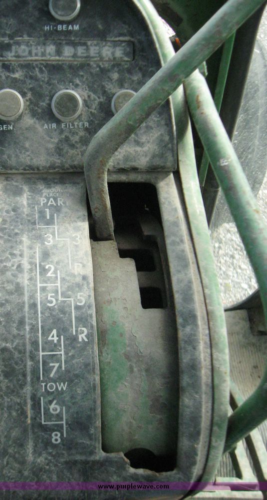image for item 5236 1972 John Deere 4620 tractor