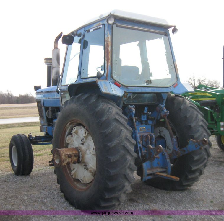 image for item 5237 1979 Ford 9700 tractor