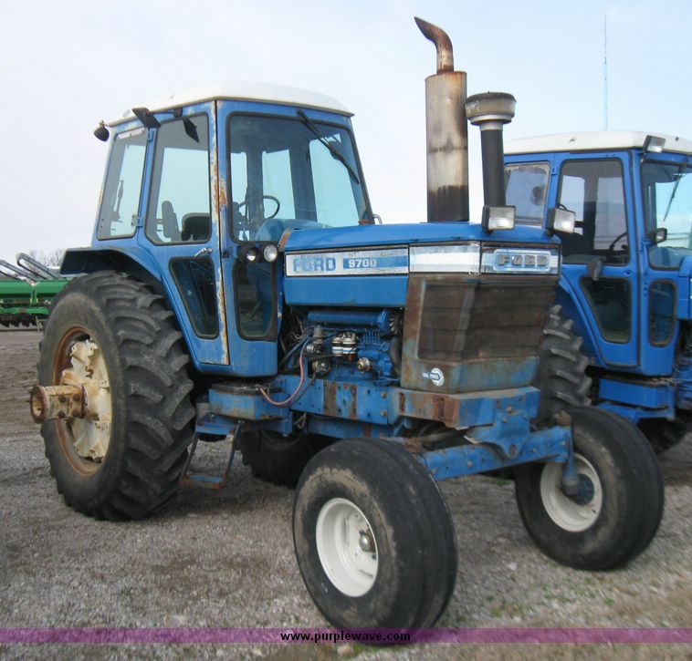 image for item 5237 1979 Ford 9700 tractor