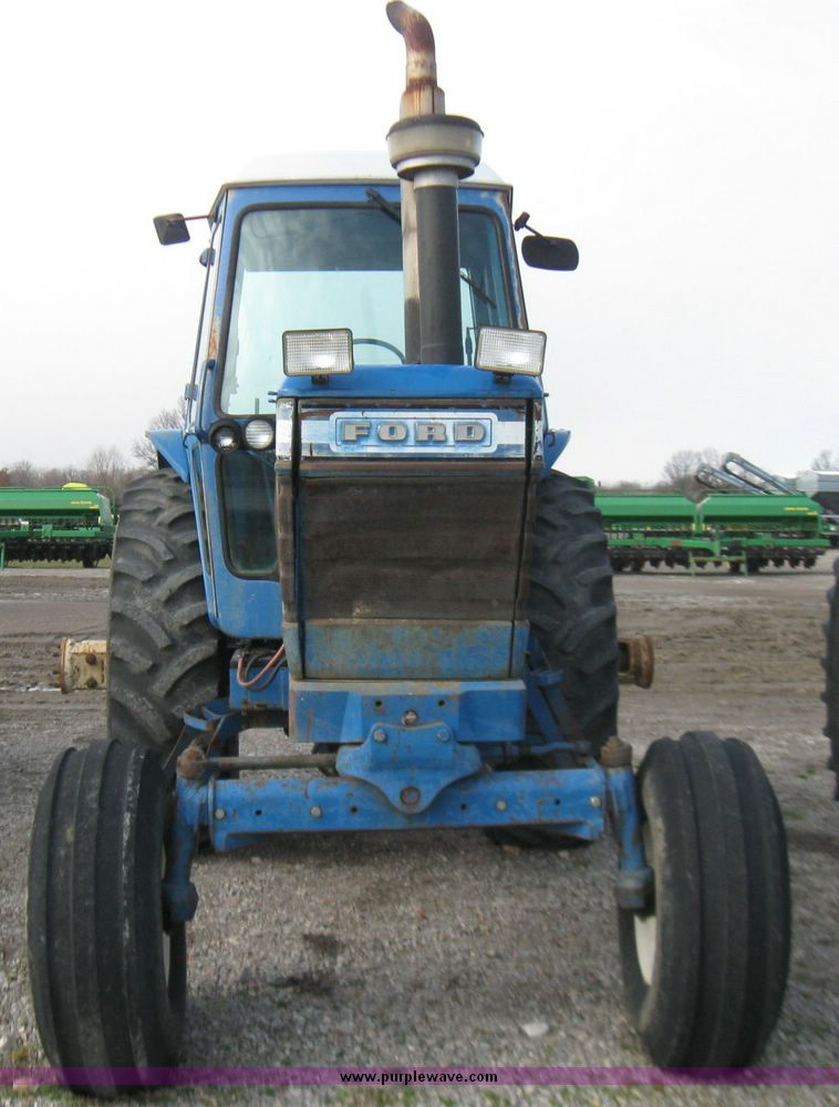 image for item 5237 1979 Ford 9700 tractor