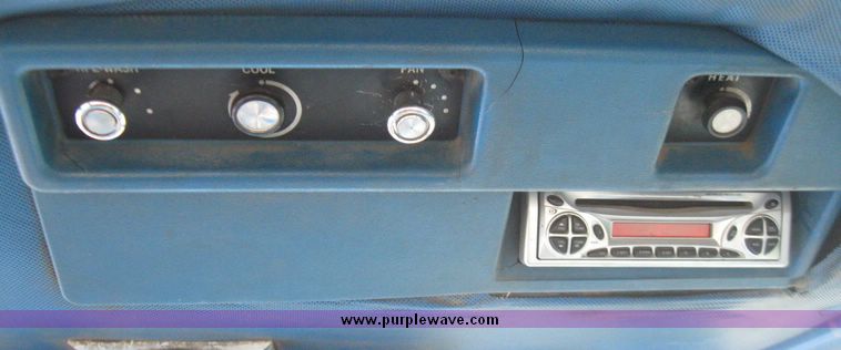 image for item 5237 1979 Ford 9700 tractor