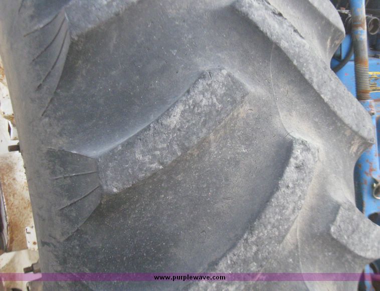 image for item 5237 1979 Ford 9700 tractor