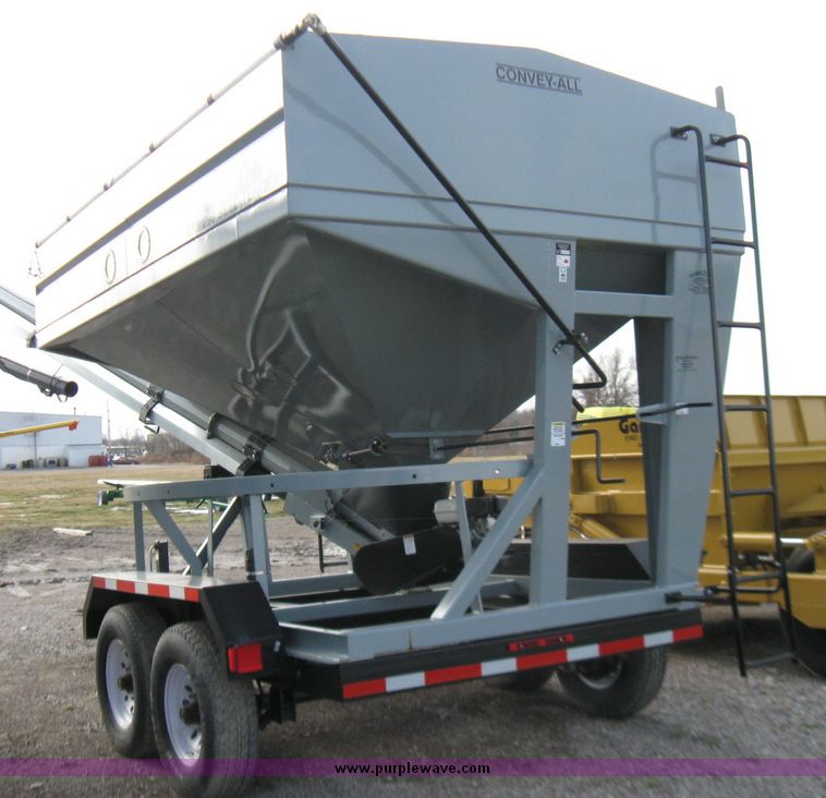 image for item 5238 New 2008 Convey all 2900 seed tender