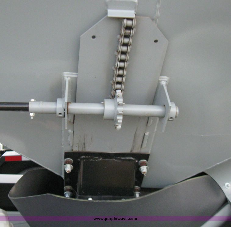 image for item 5238 New 2008 Convey all 2900 seed tender