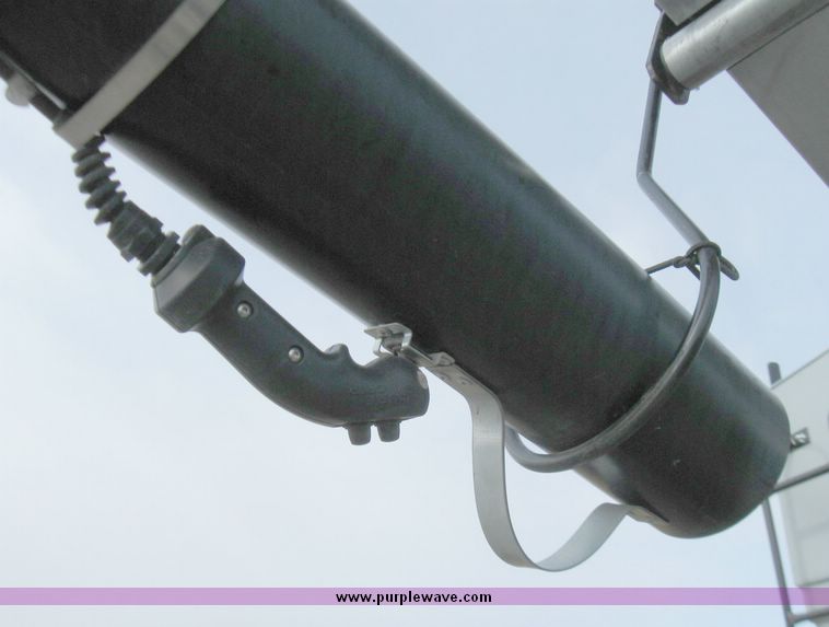 image for item 5238 New 2008 Convey all 2900 seed tender