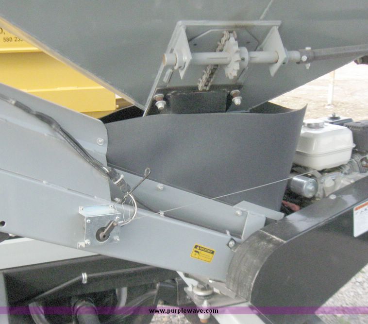 image for item 5238 New 2008 Convey all 2900 seed tender