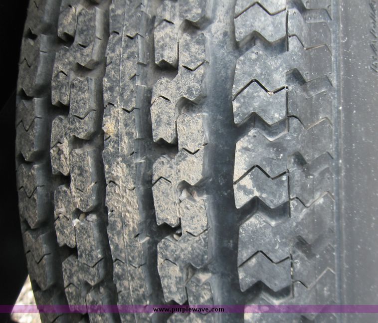 image for item 5238 New 2008 Convey all 2900 seed tender