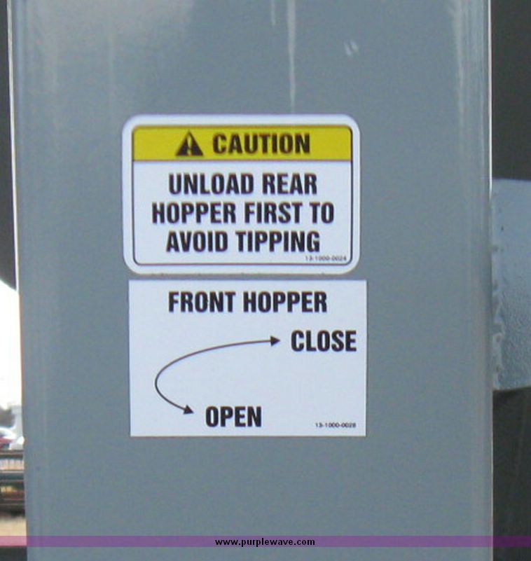 image for item 5238 New 2008 Convey all 2900 seed tender