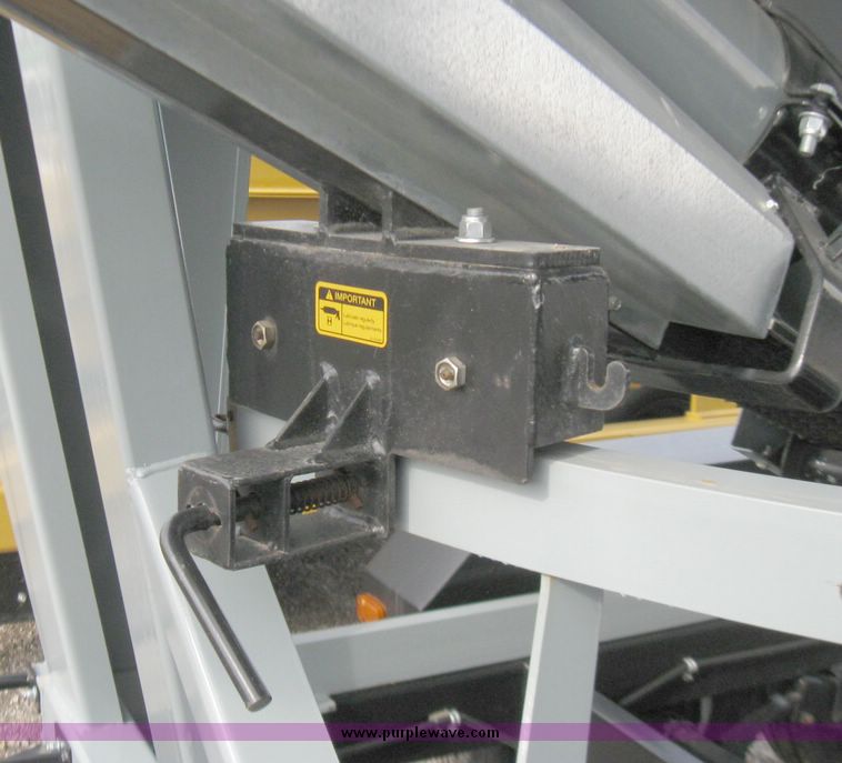 image for item 5238 New 2008 Convey all 2900 seed tender