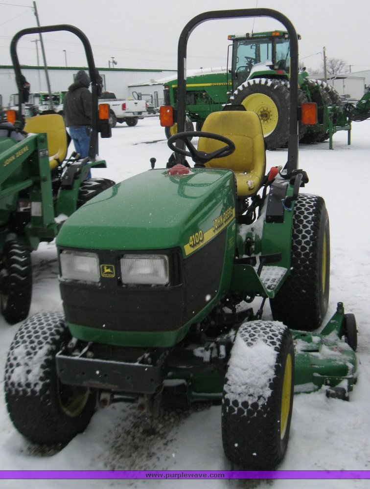 image for item 5333 2001 John Deere 4100 MFWD compact tractor