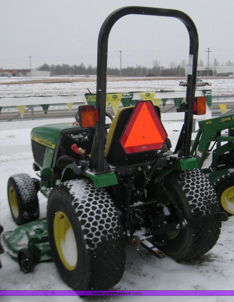 image for item 5333 2001 John Deere 4100 MFWD compact tractor