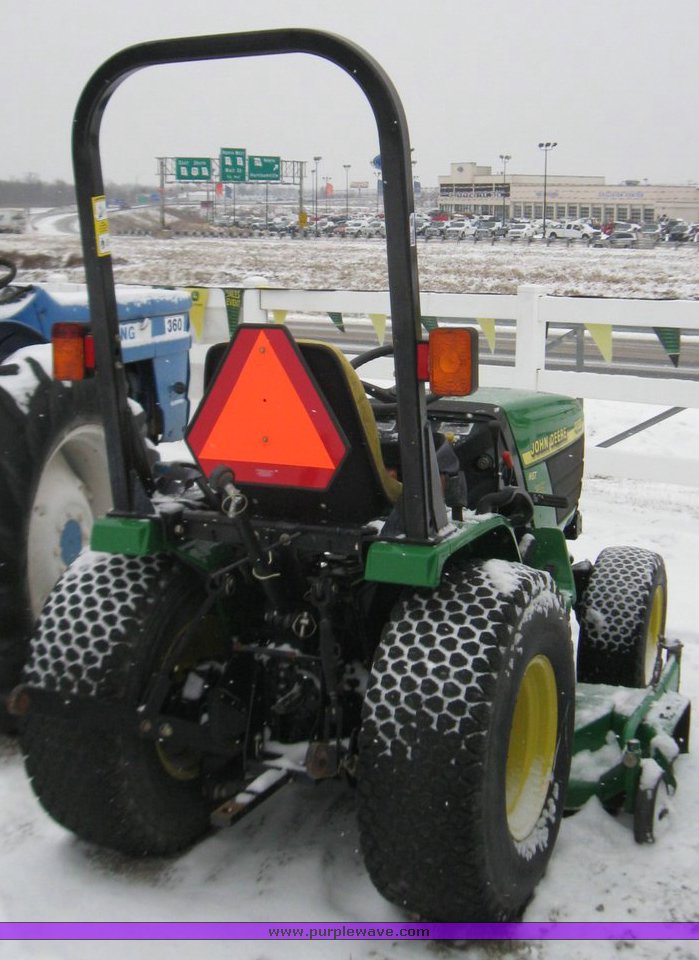 image for item 5333 2001 John Deere 4100 MFWD compact tractor