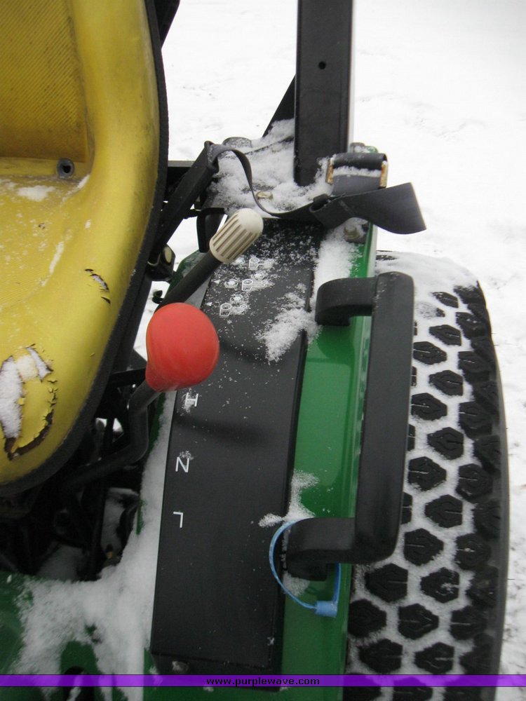 image for item 5333 2001 John Deere 4100 MFWD compact tractor