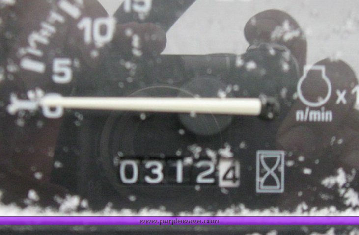 image for item 5333 2001 John Deere 4100 MFWD compact tractor