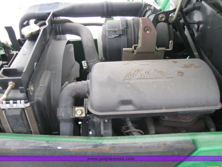 image for item 5333 2001 John Deere 4100 MFWD compact tractor