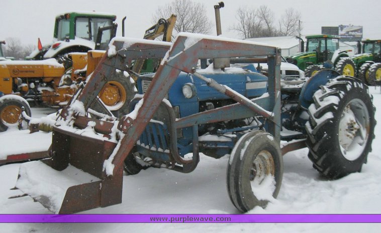 image for item 5334 Ford 3000 utility tractor with loader