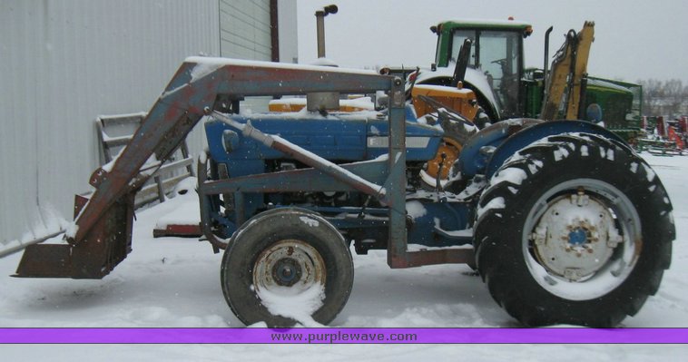 image for item 5334 Ford 3000 utility tractor with loader