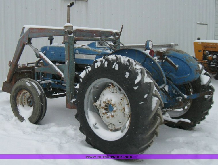 image for item 5334 Ford 3000 utility tractor with loader
