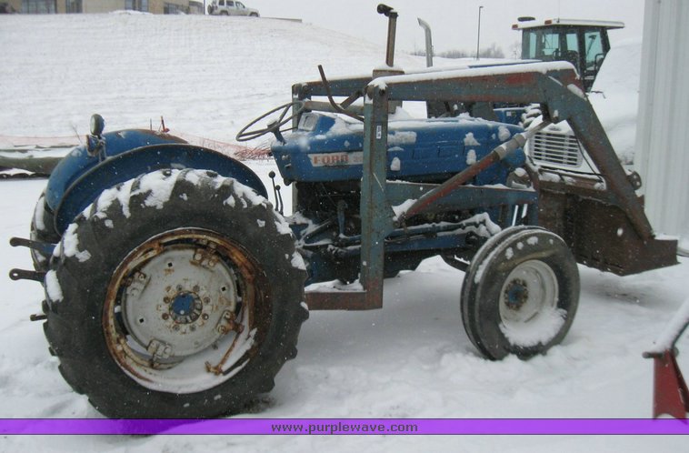 image for item 5334 Ford 3000 utility tractor with loader