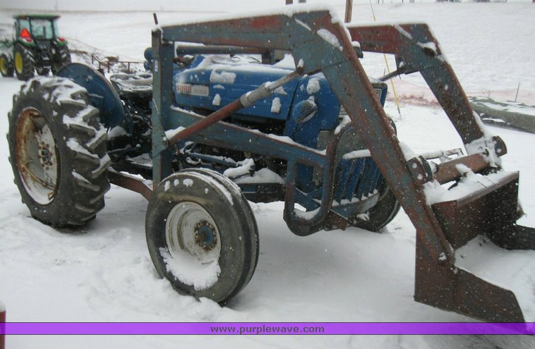 image for item 5334 Ford 3000 utility tractor with loader