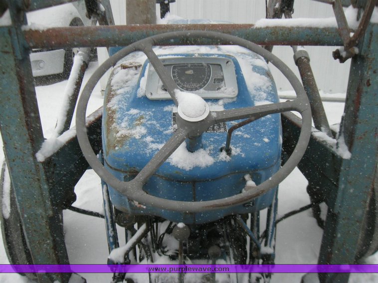 image for item 5334 Ford 3000 utility tractor with loader