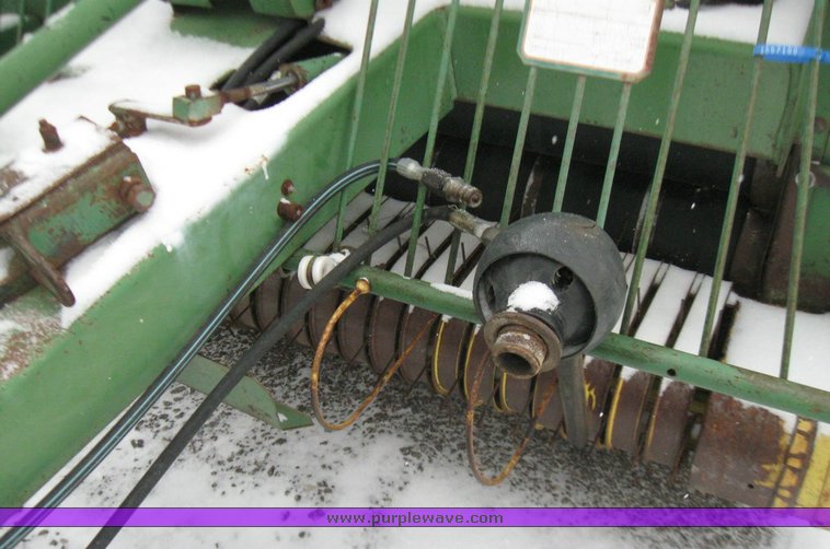 image for item 5335 John Deere 510 round baler