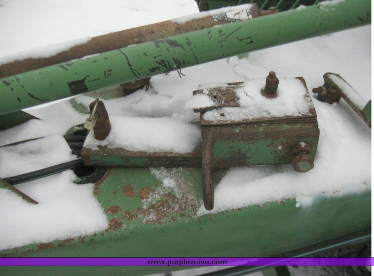 image for item 5335 John Deere 510 round baler