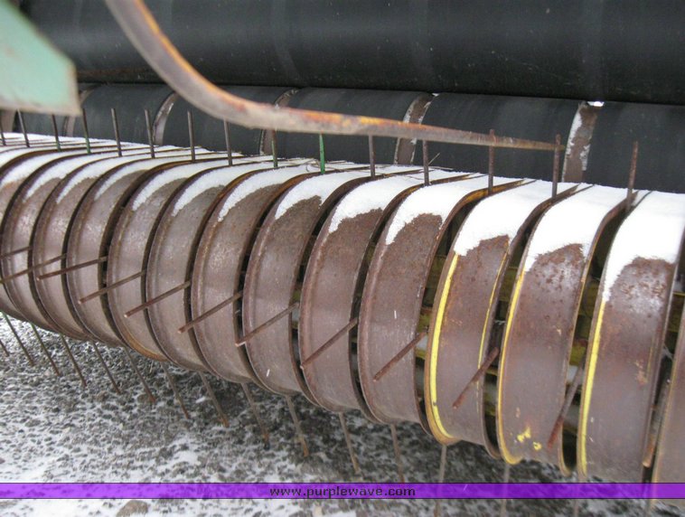 image for item 5335 John Deere 510 round baler