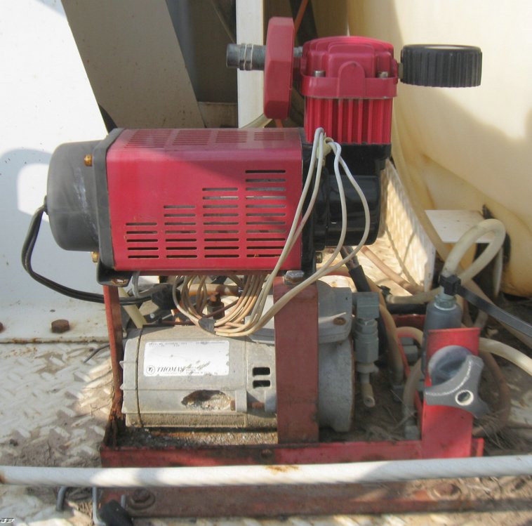 image for item 5336 1995 Wilmar 745 self propelled sprayer