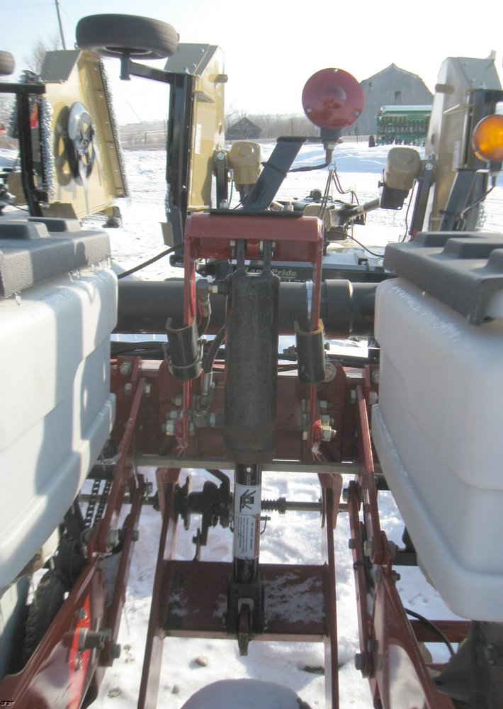 image for item 5337 White 6100 planter with 6900 inner row attachment