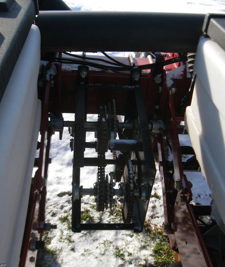 image for item 5337 White 6100 planter with 6900 inner row attachment