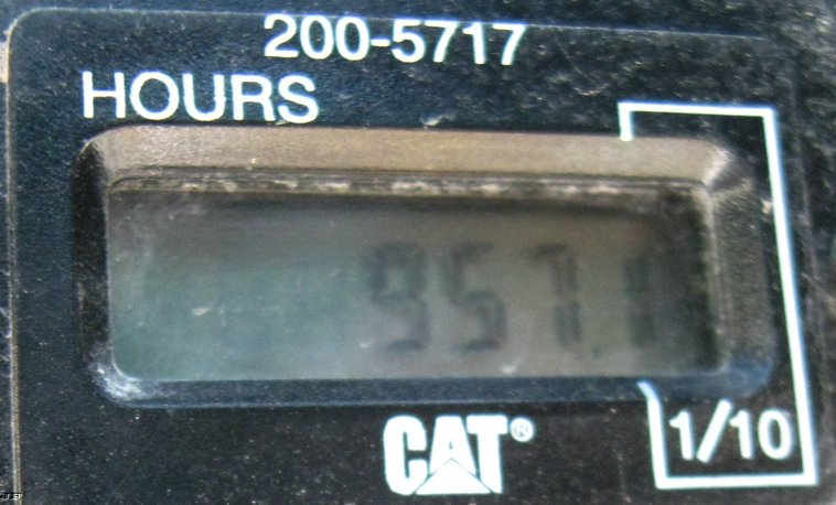 image for item 5338 2004 Caterpillar 246B skid steer