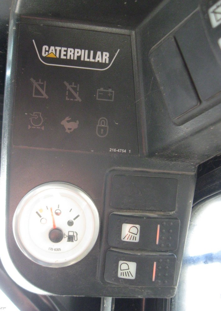 image for item 5338 2004 Caterpillar 246B skid steer