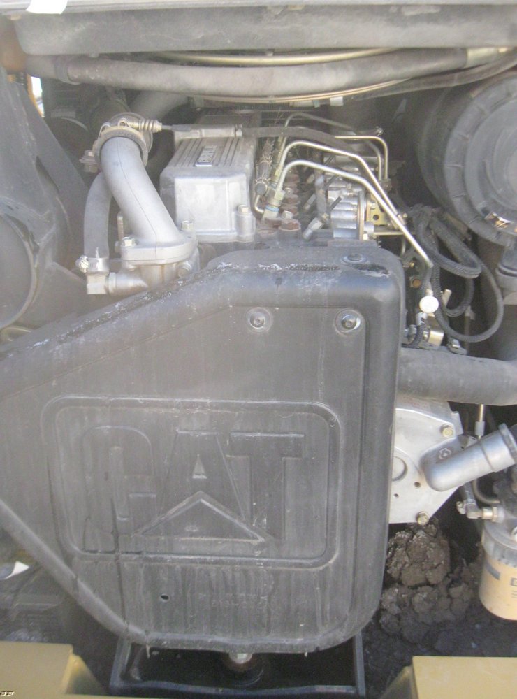 image for item 5338 2004 Caterpillar 246B skid steer