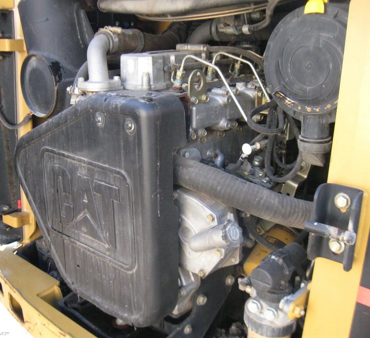 image for item 5338 2004 Caterpillar 246B skid steer
