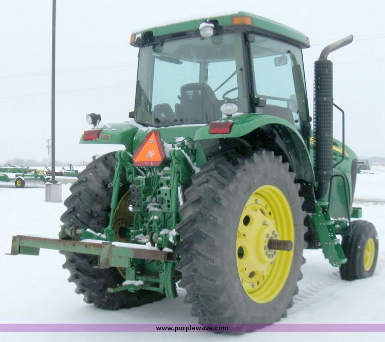 image for item 5441 2005 John Deere 7820 tractor