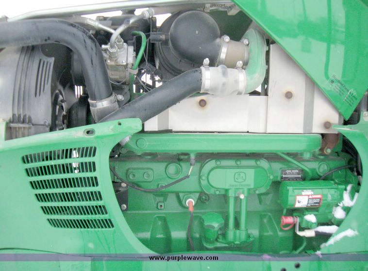 image for item 5441 2005 John Deere 7820 tractor