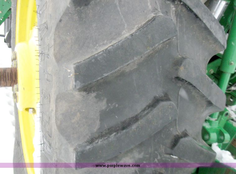 image for item 5441 2005 John Deere 7820 tractor