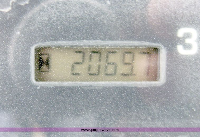 image for item 5442 1999 John Deere 5210 MFWD tractor