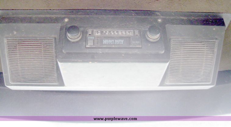 image for item 5442 1999 John Deere 5210 MFWD tractor