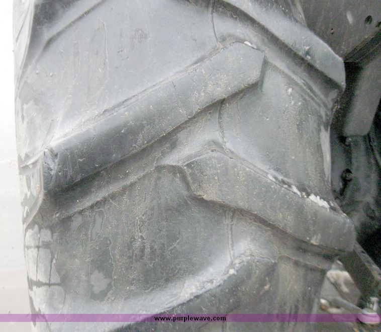 image for item 5442 1999 John Deere 5210 MFWD tractor