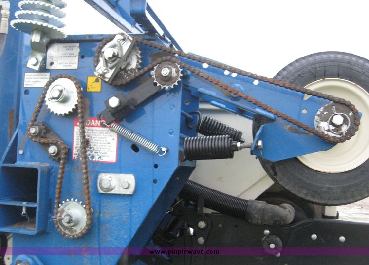 image for item 6399 2006 Kinze 3600 16-31 twin line edge vac planter