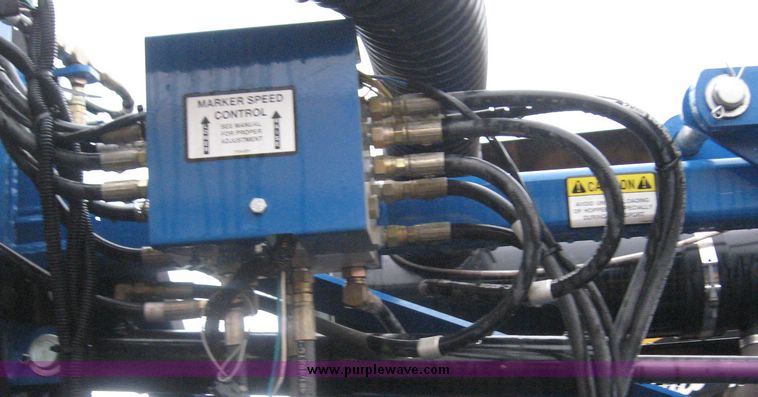 image for item 6399 2006 Kinze 3600 16-31 twin line edge vac planter